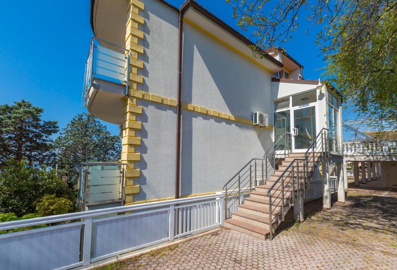 דראמליי Apartment Helena מראה חיצוני תמונה